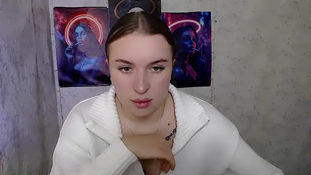 Snapshot of JuliaTopp_ chatting on 10-14-25, 01:01 JuliaTopp  online show from 10-14-25, 01:01