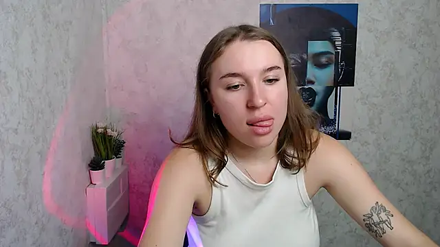 JuliaTopp  online show from 10-26-25, 08:15