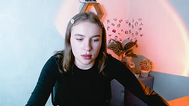 Snapshot of JuliaTopp_ chatting on 09-18-25, 12:30 JuliaTopp  online show from 09-18-25, 12:30