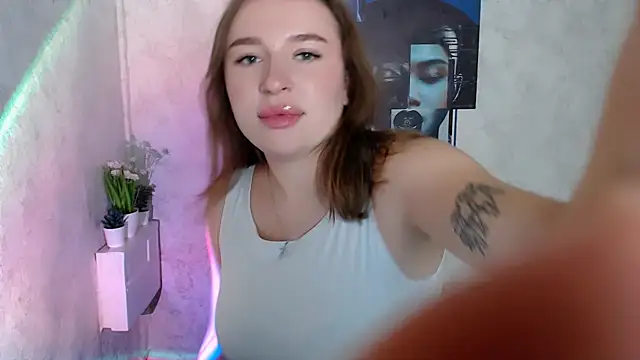 Snapshot of JuliaTopp_ chatting on 10-16-25, 05:49 JuliaTopp  online show from 10-16-25, 05:49