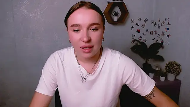 Snapshot of JuliaTopp_ chatting on 09-17-25, 07:10 JuliaTopp  online show from 09-17-25, 07:10