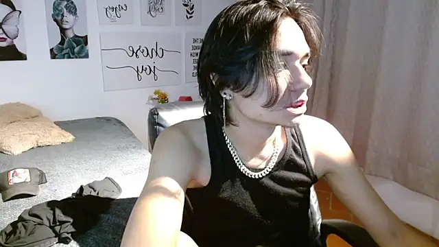Snapshot of davoxer chatting on 10-05-25, 03:41 davoxer online show from 10-05-25, 03:41