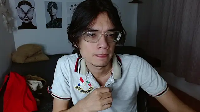 Snapshot of davoxer chatting on 10-03-25, 03:41 davoxer online show from 10-03-25, 03:41