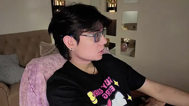 Snapshot of davoxer chatting on 06-19-26, 03:23 davoxer online show from 06-19-26, 03:23