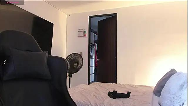 Snapshot of RJBarto chatting on 02-14-26, 01:22 RJBarto online show from 02-14-26, 01:22