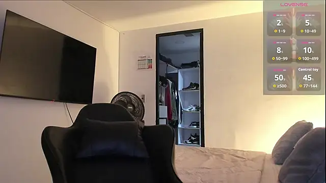 Snapshot of RJBarto chatting on 02-15-26, 12:04 RJBarto online show from 02-15-26, 12:04