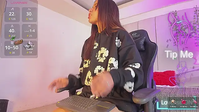 Snapshot of mia_rousse25 chatting on 02-13-26, 04:40 mia rousse25 online show from 02-13-26, 04:40