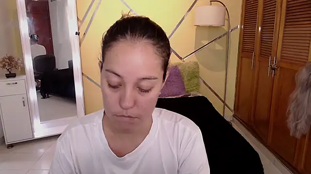 shirleyrojas online show from 12-15-25, 09:31