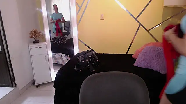 shirleyrojas online show from 11-12-25, 08:12