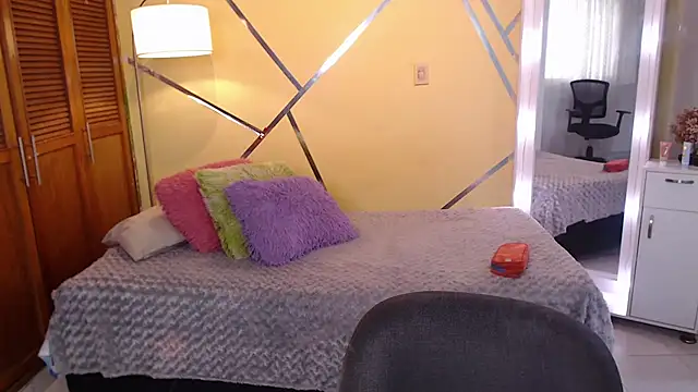 shirleyrojas online show from 11-15-25, 08:24