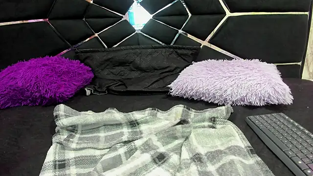 Snapshot of LITTLESUSSYY_ chatting on 10-04-25, 12:07 LITTLESUSSYY  online show from 10-04-25, 12:07