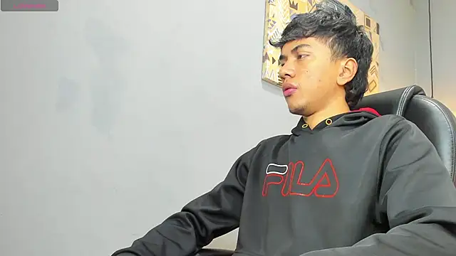 Snapshot of markbowie chatting on 01-17-26, 01:04 markbowie online show from 01-17-26, 01:04