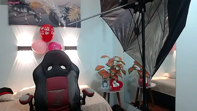 Snapshot of markbowie chatting on 02-11-26, 07:36 markbowie online show from 02-11-26, 07:36