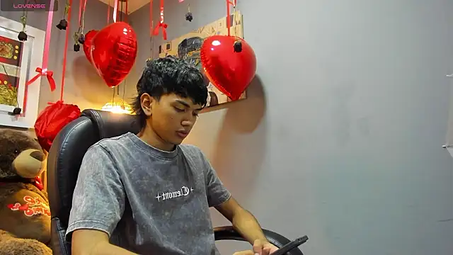 Snapshot of markbowie chatting on 02-21-26, 01:57 markbowie online show from 02-21-26, 01:57