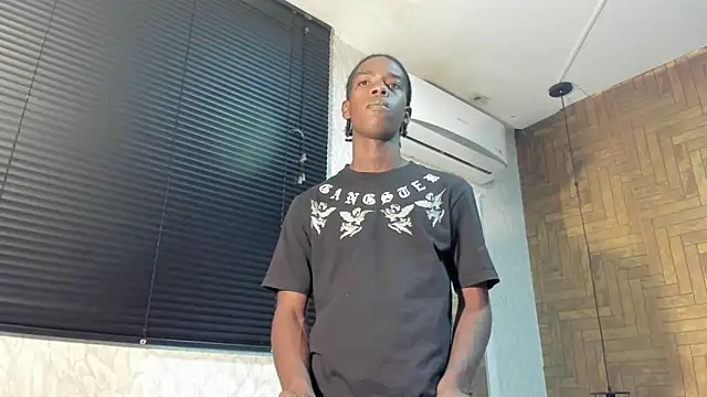 Snapshot of Cam_Brown chatting on 09-12-25, 04:23 Cam Brown online show from 09-12-25, 04:23