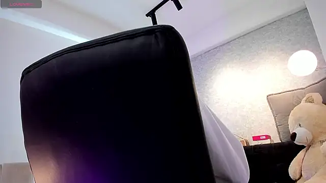 lily cash1 online show from 02-17-26, 12:46