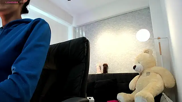 lily cash1 online show from 02-14-26, 02:17