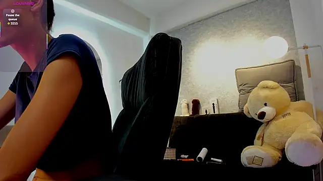 lily cash1 online show from 03-12-26, 12:09