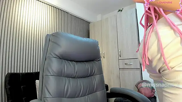 lily cash1 online show from 11-08-25, 07:39