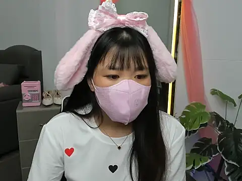 Snapshot of Xiao_cute chatting on 10-05-25, 04:53 Xiao cute online show from 10-05-25, 04:53
