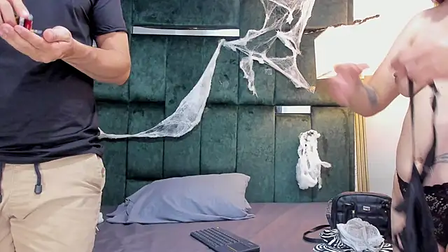 Charlotte Brian online show from 10-26-25, 12:33