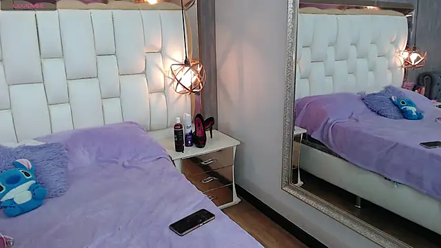 Foxxy Doll online show from 09-09-25, 02:37