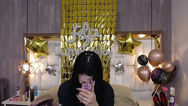 Foxxy Doll online show from 10-09-25, 02:39