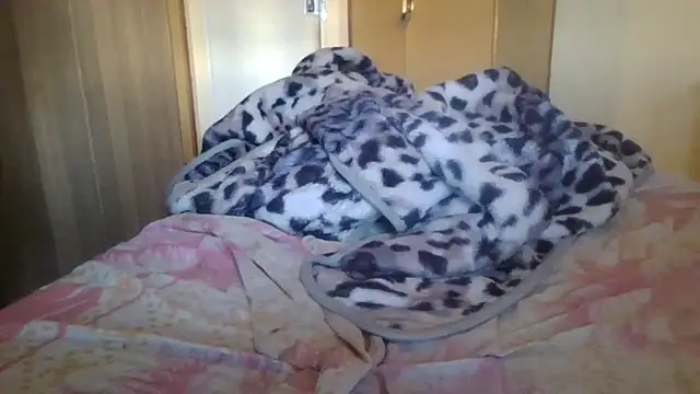 Snapshot of Ziphoo2 chatting on 11-04-25, 04:22 Ziphoo2 online show from 11-04-25, 04:22