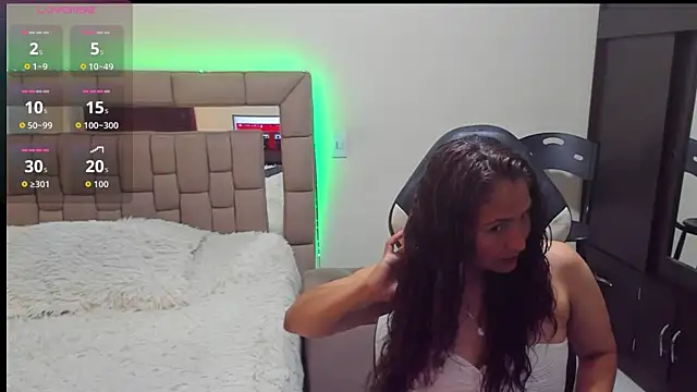 gabrielaponce11 online show from 10-21-25, 11:37