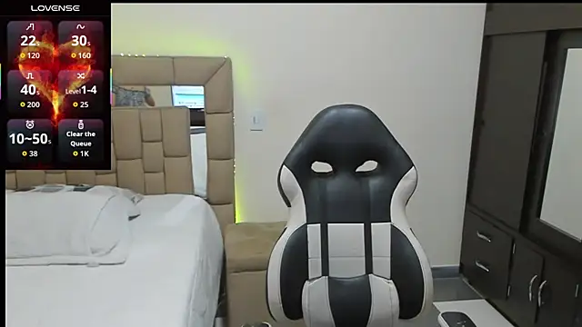 gabrielaponce11 online show from 09-15-25, 12:00