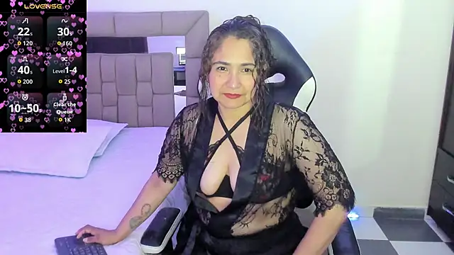 gabrielaponce11 online show from 05-13-26, 11:45