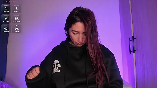 scarlett Collinss online show from 12-23-25, 05:18