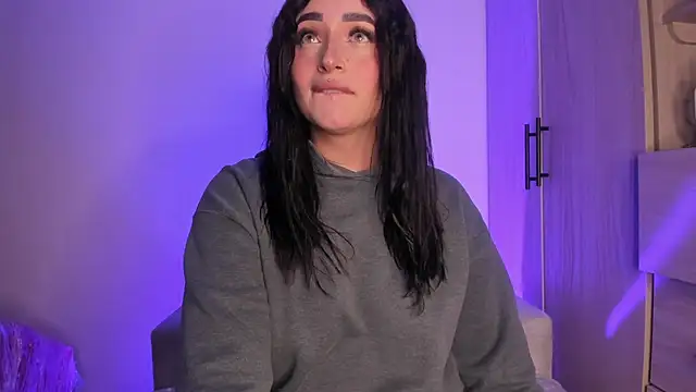 scarlett Collinss online show from 03-24-26, 05:29