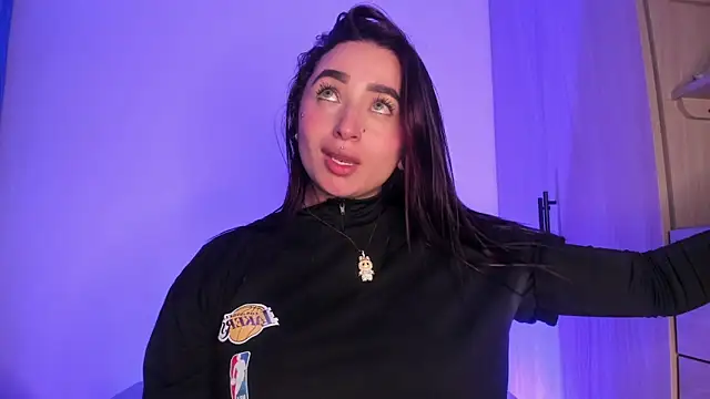 scarlett Collinss online show from 11-19-25, 05:07