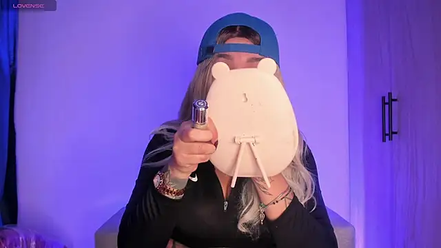 scarlett Collinss online show from 11-20-25, 04:46