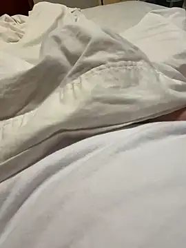 Pguerra82 online show from 12-21-25, 01:52