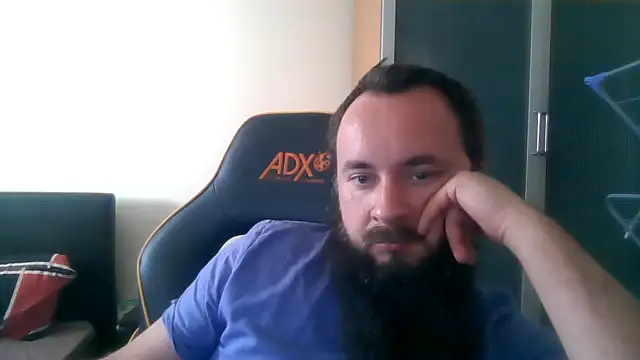 LondonMan1988 online show from 05-30-26, 09:37
