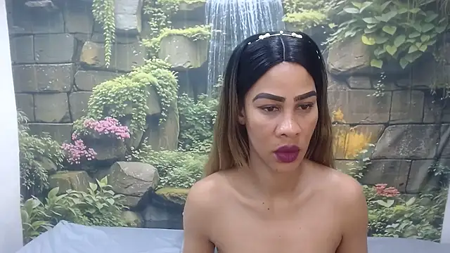 Snapshot of GlowGoddessxx chatting on 06-27-26, 03:45 GlowGoddessxx online show from 06-27-26, 03:45