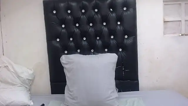 GlowGoddessxx online show from 03-26-26, 05:17