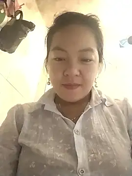 Snapshot of naop04 chatting on 10-05-25, 11:17 naop04 online show from 10-05-25, 11:17