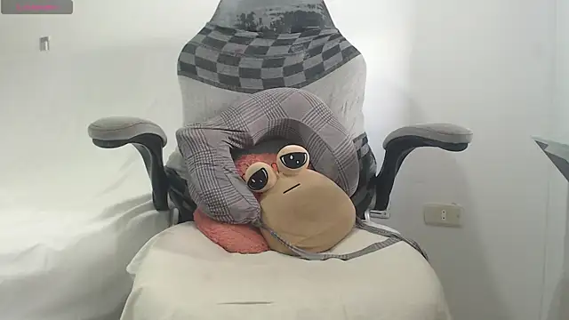 mia duvall online show from 10-17-25, 03:03