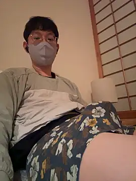 tom19899q online show from 11-12-25, 01:48