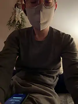 tom19899q online show from 11-13-25, 04:22