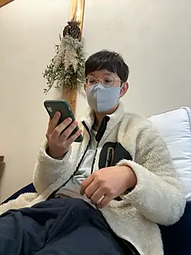 tom19899q online show from 11-21-25, 09:58