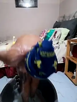 Yummyboomsbb online show from 04-15-26, 01:37