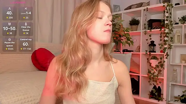 Snapshot of Kara_smalltits chatting on 01-19-26, 11:36 Kara smalltits online show from 01-19-26, 11:36