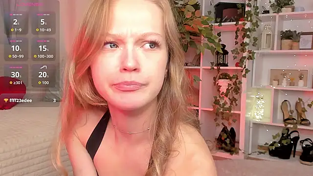 Snapshot of Kara_smalltits chatting on 01-18-26, 12:08 Kara smalltits online show from 01-18-26, 12:08