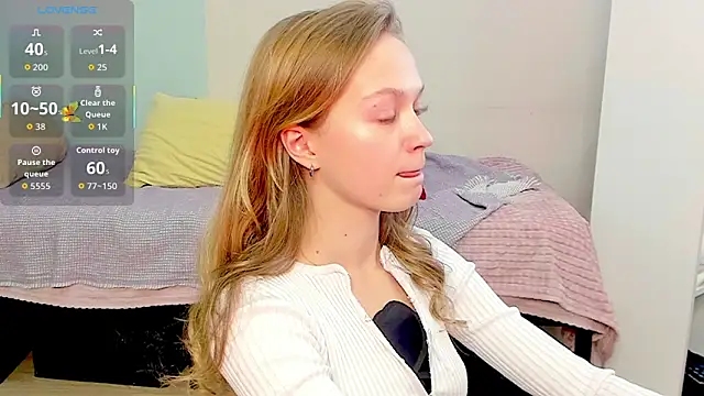 Snapshot of Kara_smalltits chatting on 02-20-26, 11:01 Kara smalltits online show from 02-20-26, 11:01