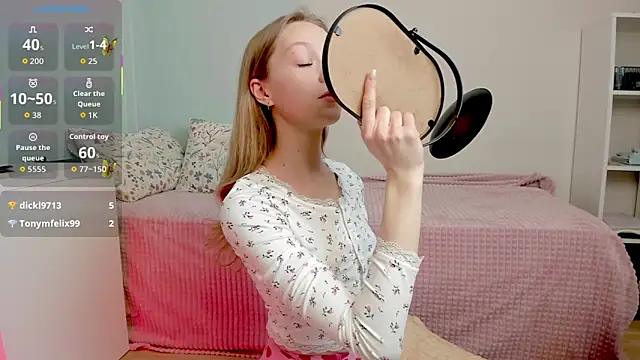 Snapshot of Kara_smalltits chatting on 03-01-26, 12:49 Kara smalltits online show from 03-01-26, 12:49