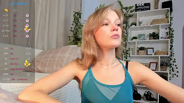 Snapshot of Kara_smalltits chatting on 09-24-25, 11:50 Kara smalltits online show from 09-24-25, 11:50